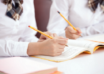 初中生毕业该如何选择专业，职高还是参军呢?