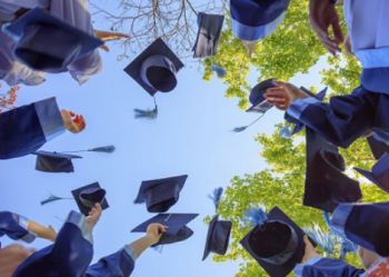 孩子在你们学校可以参加高考吗？可以考那些大学？