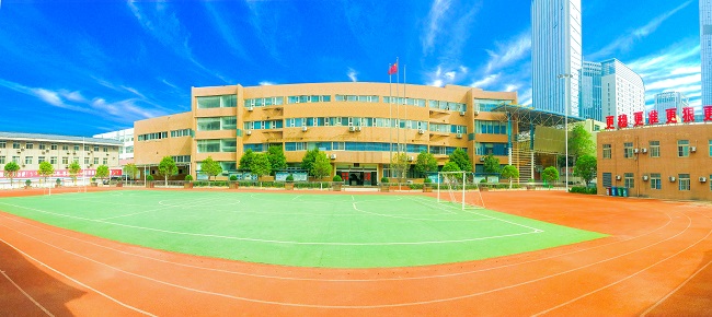 学校宽650.jpg