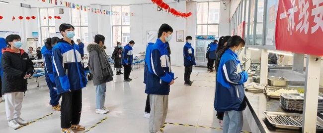 一米线排队_陕西北方工程技术学校