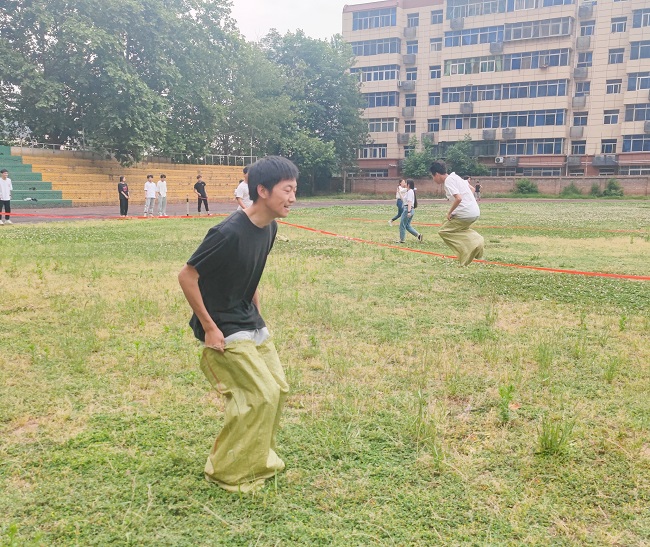 西安职业高中运动会 西安职业高中运动会