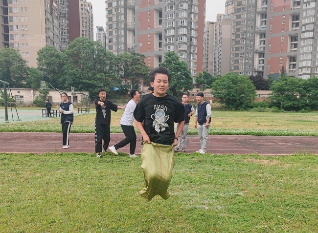 西安职业高中运动会 西安职业高中运动会