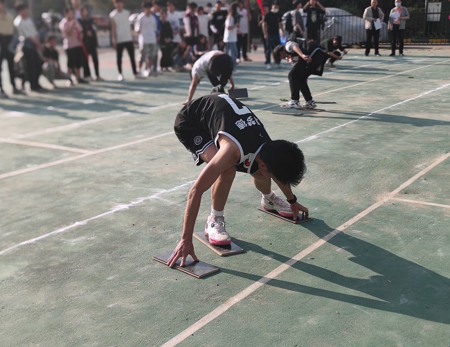 职业高中运动会 职业高中运动会