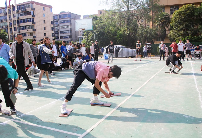 职业高中运动会 职业高中运动会
